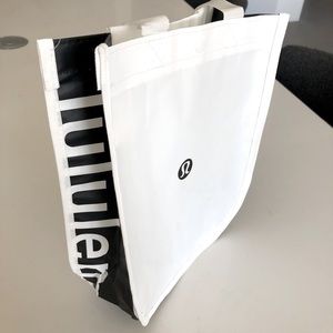 Lululemon shopping bag tote